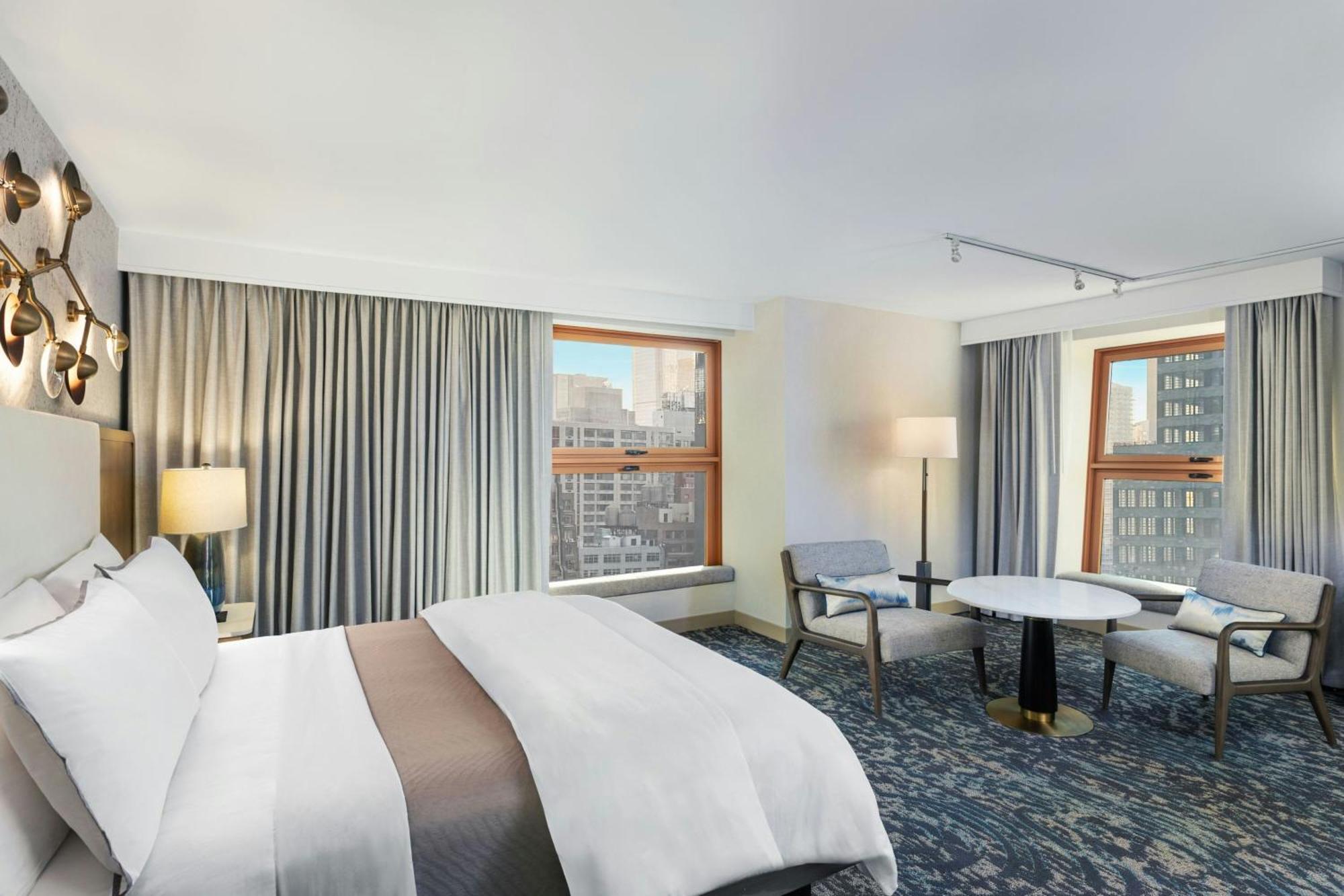 Grand Deluxe Corner King, Larger Guest room, 1 King